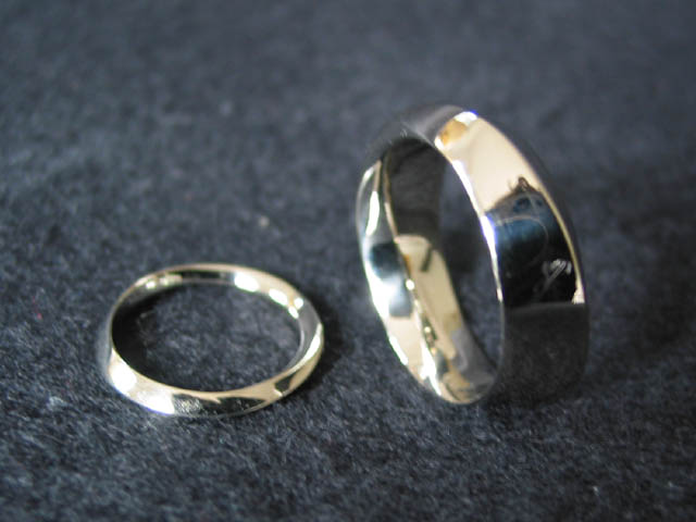 3 Turn Mobius Wedding Bands